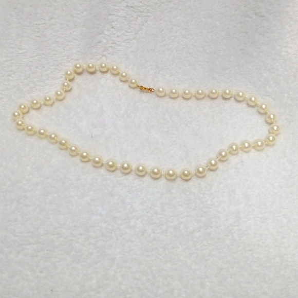 Pearl necklace - Picture 1 of 2